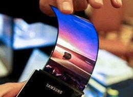 Samsung kavisli telefonunu piyasaya sürüyor