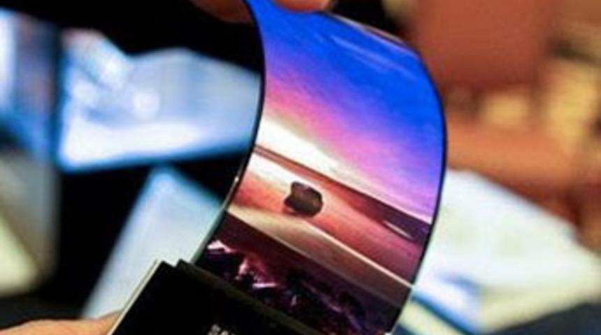 Samsung kavisli telefonunu piyasaya sürüyor