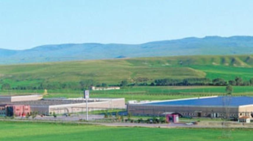 &Uuml;lker'i duyan koştu!