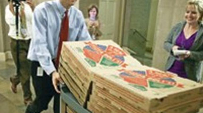 Pizza yiyerek uzlaştılar
