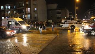 Otomobille &ccedil;arpışan ticari ara&ccedil; yan yattı: 7 yaralı