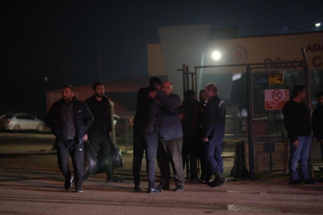 Yargı paketi resmileşti, cezaevlerinden tahliyeler başladı! Beyaz g&uuml;vercin u&ccedil;urdular 2