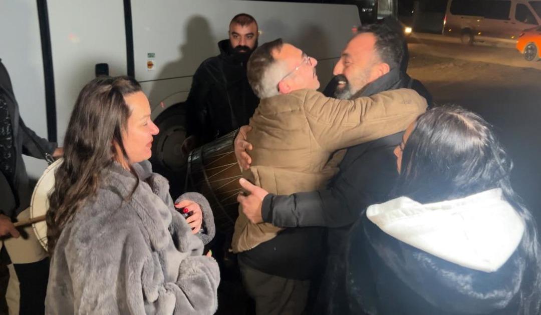 Yargı paketi resmileşti, cezaevlerinden tahliyeler başladı! Beyaz g&uuml;vercin u&ccedil;urdular 5