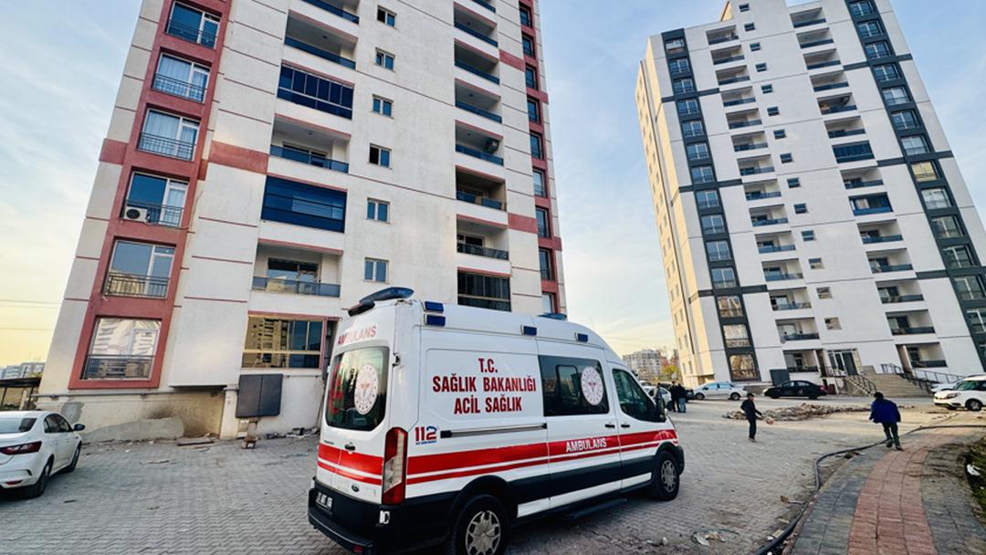 Diyarbakır da korkun&ccedil; g&ouml;r&uuml;nt&uuml;: Boş dairede kadın cesedi bulundu 2