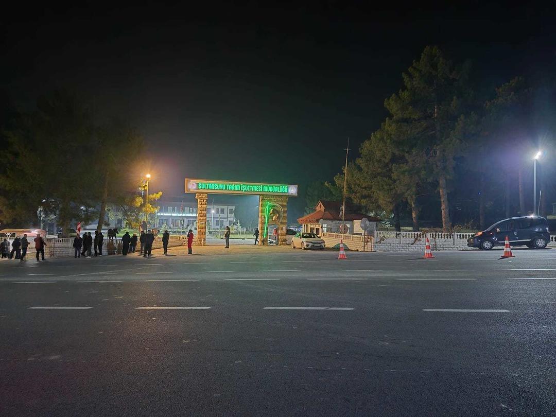 Yer: Malatya! Milyonluk yarış tayları &ccedil;iftlikten ka&ccedil;tı: Ekipler seferber oldu 3