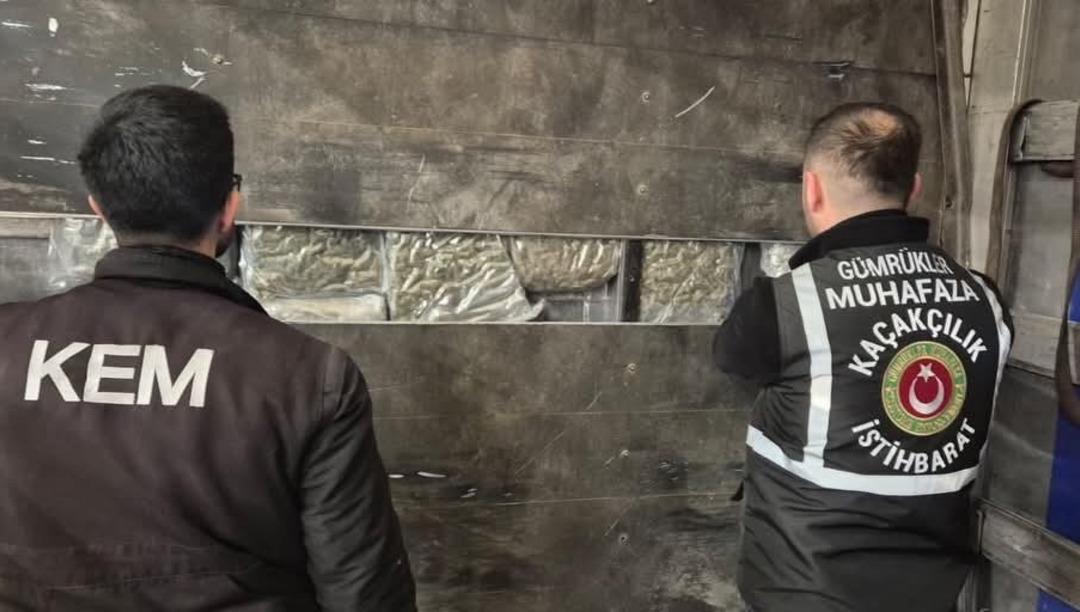 Yeni yıl &ouml;ncesi sınır kapılarında dev uyuşturucu operasyonu 2