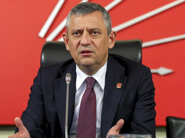 &Ouml;zg&uuml;r &Ouml;zel&rsquo;den anket itirafı! &lsquo;AK Parti&rsquo; detayını anlattı: &ldquo;Buna &ouml;zeleştirel bakıyoruz&rdquo;