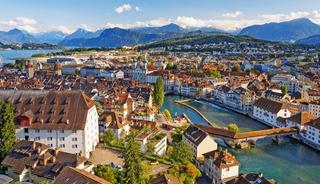 D&uuml;nyada &ccedil;alışmak i&ccedil;in en iyi &uuml;lke hangisi?