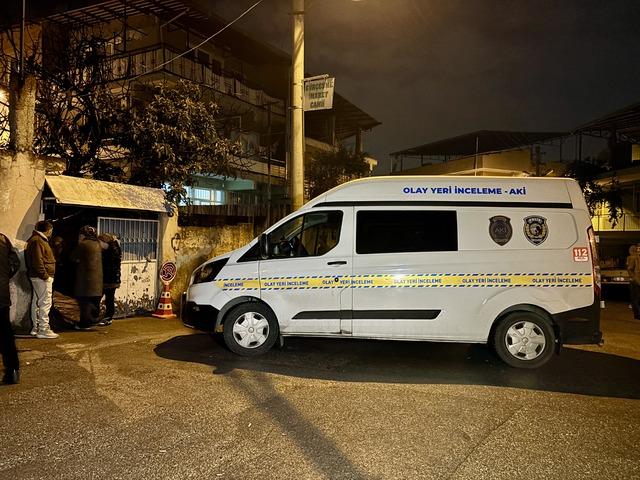 İzmir de eve giren hırsızların bı&ccedil;akladığı kişi &ouml;ld&uuml; 1