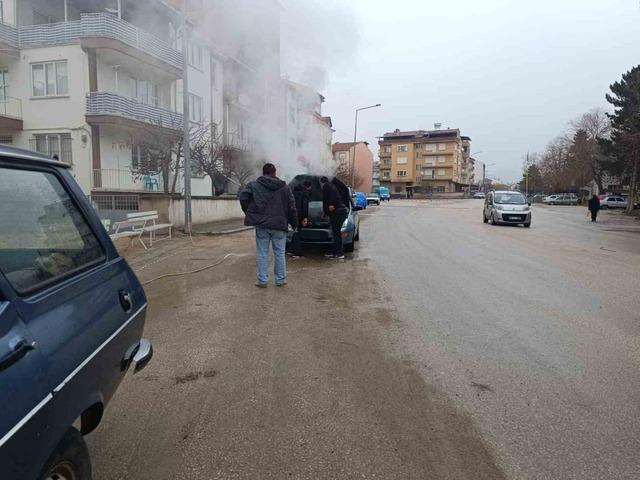 Ara&ccedil; yangınını vatandaşlar s&ouml;nd&uuml;rd&uuml;