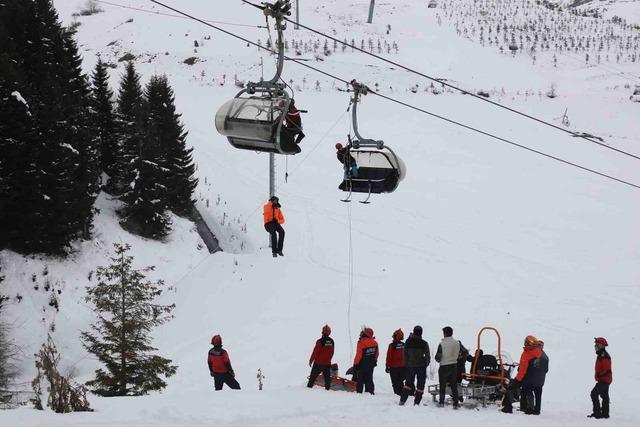 Ordu&rsquo;daki kayak merkezinde ger&ccedil;eğini aratmayan kurtarma tatbikatı 3