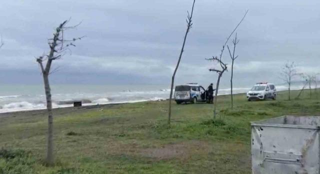 Samsun&rsquo;da sahile vuran sandık incelemeye alındı 2