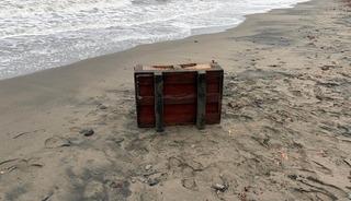 Samsun&rsquo;da sahile vuran sandık incelemeye alındı