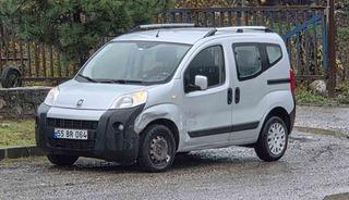 Otomobil ile hafif ticari ara&ccedil; &ccedil;arpıştı: 2 yaralı