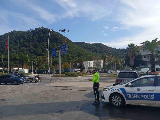 Marmaris&rsquo;te yeni yıl &ouml;ncesi trafik denetimleri sıklaştırıldı 3