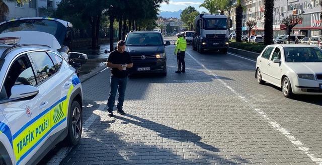 Marmaris&rsquo;te yeni yıl &ouml;ncesi trafik denetimleri sıklaştırıldı 2