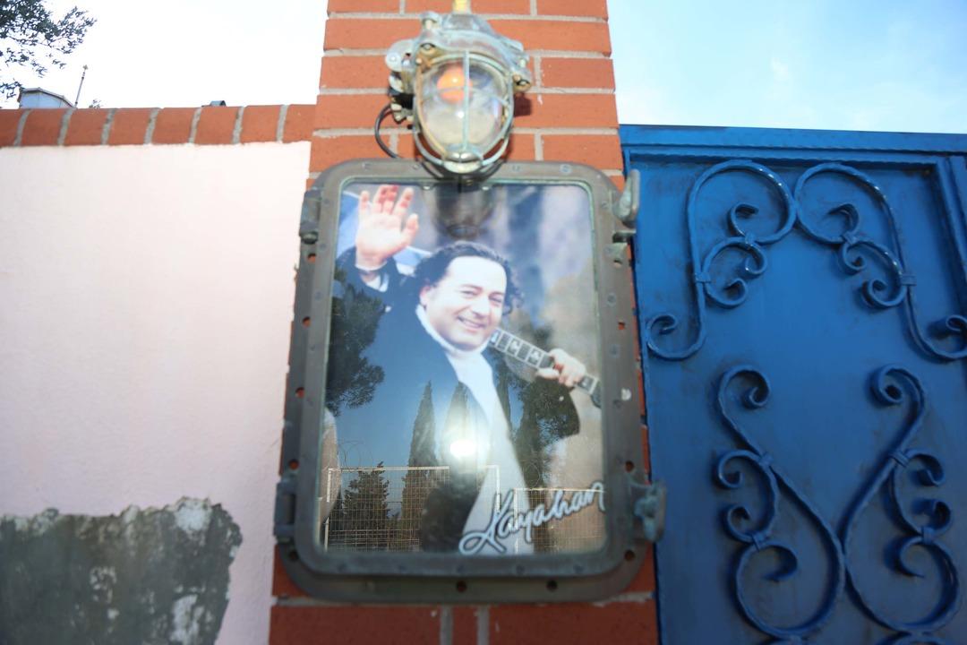 Kayahan ın  Gönül Köşkü  satışa çıktı! İstenen rakam dudak uçuklattı 2