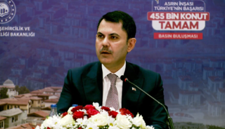 Bakan Kurum deprem b&ouml;lgesinden "S&ouml;z&uuml;m&uuml;z&uuml; tuttuk" diyerek duyurdu: "İzlanda kadar alanda inşayı bitirdik"