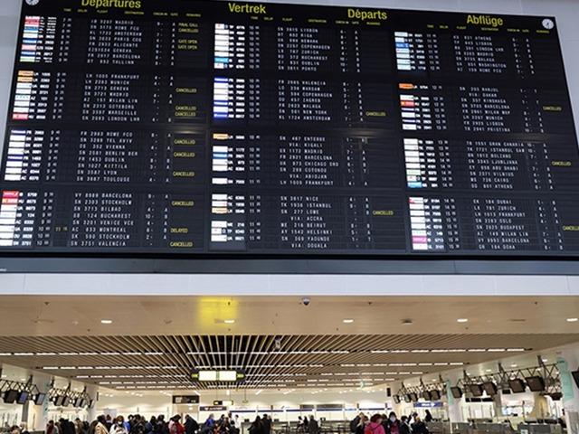 Br&uuml;ksel Havalimanı'nda bu yıl grev nedeniyle 2 bin 395 u&ccedil;uş iptal edildi