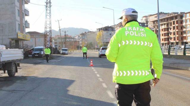 Ordu’da polis ekiplerinden trafik denetimleri