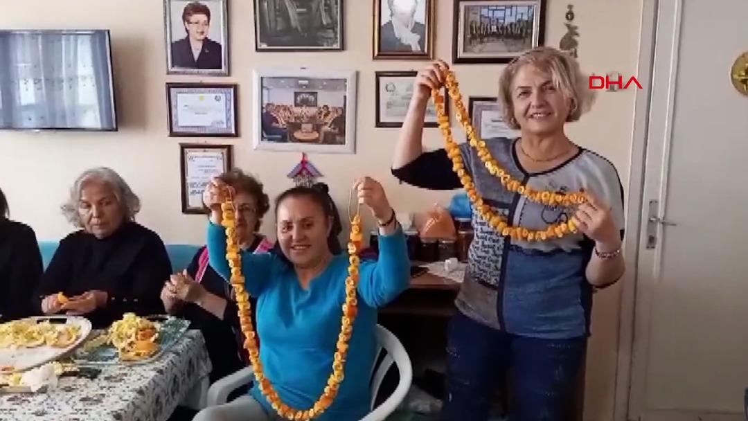 Sokaklardaki turun&ccedil;lar &ouml;ğrencilere burs oluyor 6