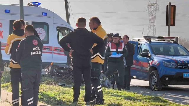 Ambulans şof&ouml;r&uuml; kazada hayatını kaybetti 1