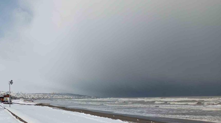 Karadeniz&rsquo;de fırtına alarmı