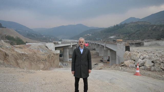 Bakan Uraloğlu, Hatay'da İskenderun-Antakya Otoyolu Projesi'ndeki çalışmaları inceledi