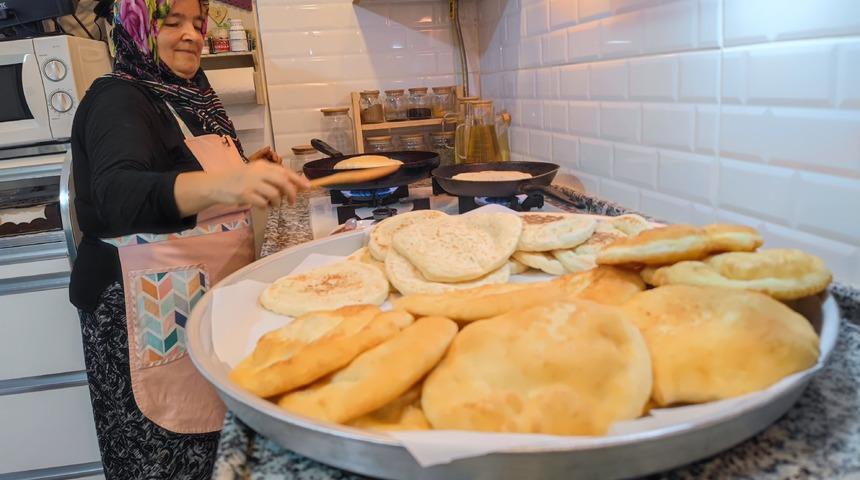 &Ccedil;orum'da "İlk namaz &ccedil;&ouml;reği" geleneği s&uuml;r&uuml;yor
