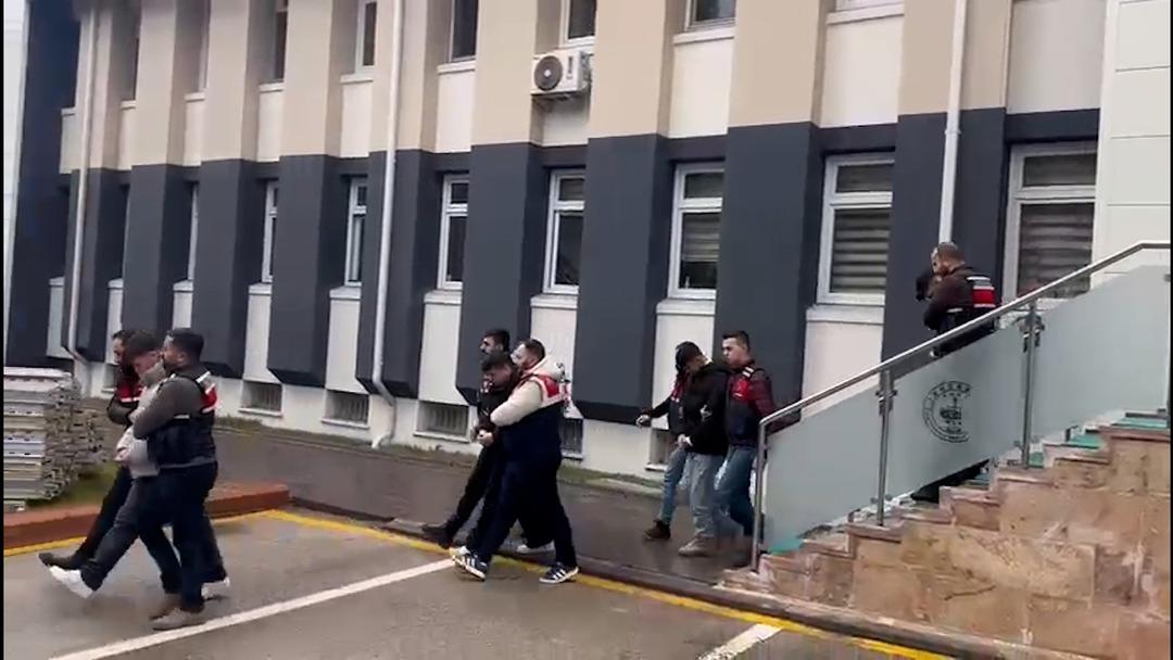 Son dakika | Kişisel veri casusları yakalandı! MİT 2 ilde d&uuml;ğmeye bastı; 8 internet sitesi kapatıldı 2