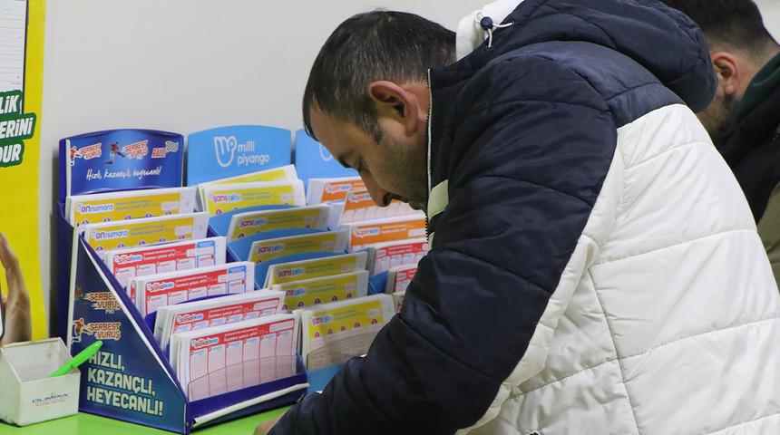  105 milyon TL&rsquo;lik b&uuml;y&uuml;k ikramiyeyi kazandı