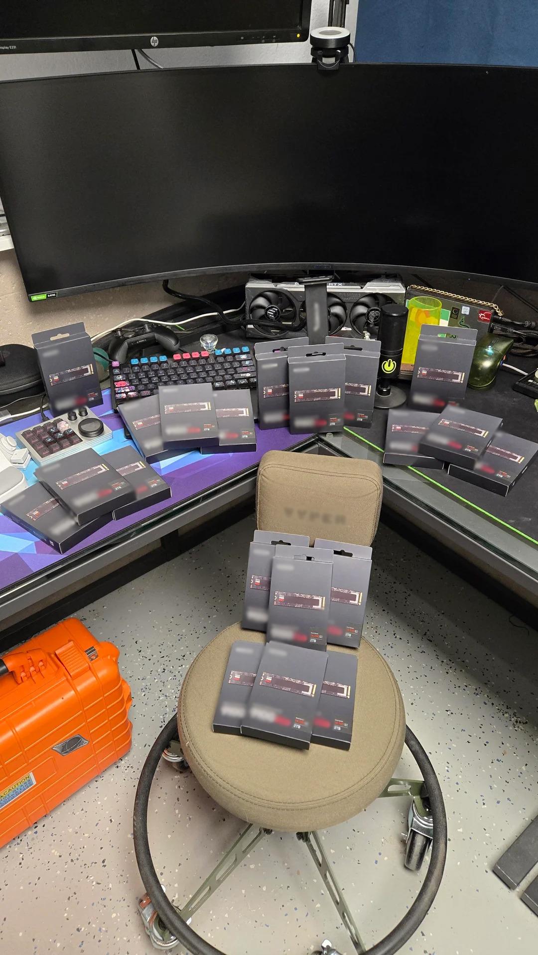 Kargoyu a&ccedil;ınca g&ouml;zlerine inanamadı: 2 yerine 20 tane g&ouml;nderdiler! Şirketin cevabı ise daha şaşırtıcı 1