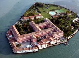 İtalyanların gözbebeği adayı bir Türk aldı