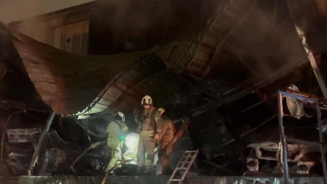 Başakşehir Atat&uuml;rk Oto Sanayi Sitesi nde korkutan yangın 2