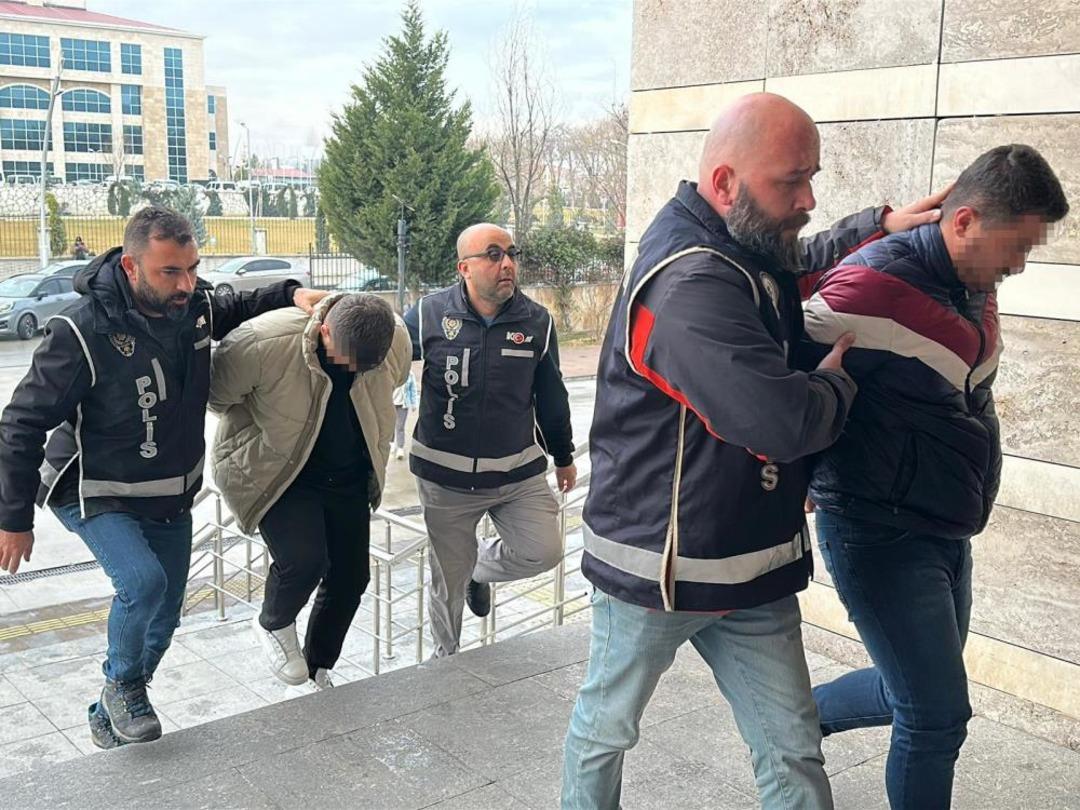 Uşak&rsquo;taki tefecilik operasyonunda 3 tutuklama 1