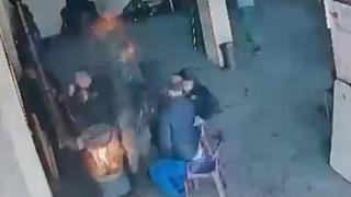 Sobaya dökülen mazot bomba gibi patladı, çırak yaralandı