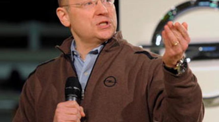 GM, Peugeot'dan elini &ccedil;ekiyor