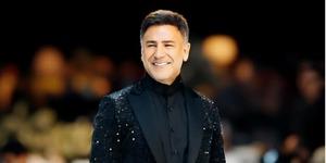 9 &ccedil;ocuk babası İzzet Yıldızhan'dan aile pozu! Sır gibi sakladığı eşi ortaya &ccedil;ıktı