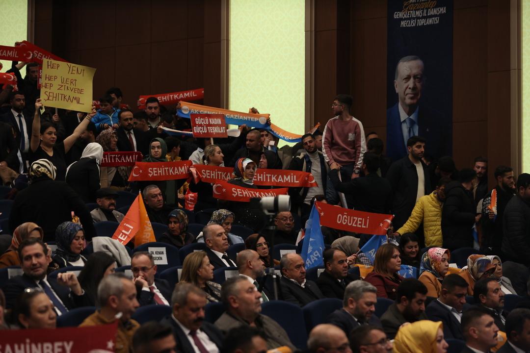 AK Parti Genel Sekreteri Eyy&uuml;p Kadir İnan: "Konu artık siyaset olmaktan &ccedil;ıkmıştır" 2