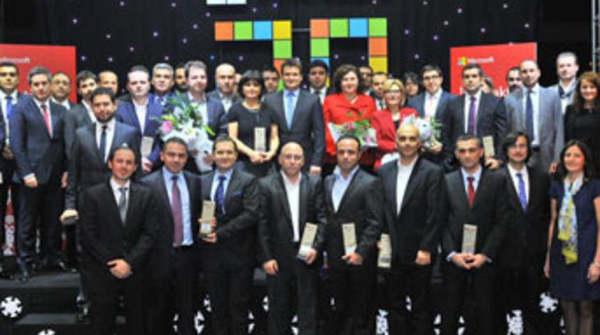Microsoft, iş ortaklarına ödüller yağdırdı