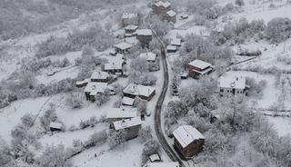 Kar başladı, bazı kentler beyaza b&uuml;r&uuml;nd&uuml;! 