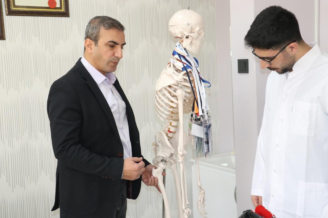 Böylesi hiç görülmedi! Bacaktan 5 kilo 668 gramlık dev kitle çıkarıldı 6