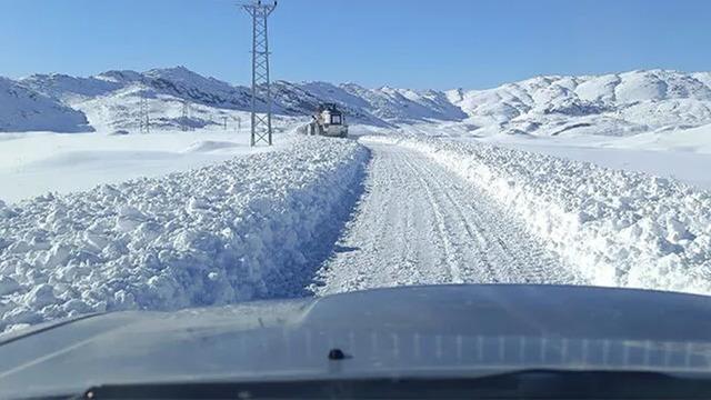 Şırnak beyaza büründü, kar kalınlığı 1 metreyi geçti