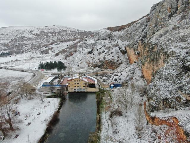 Eskişehir&rsquo;in İn&ouml;n&uuml; il&ccedil;esinde kışın ilk kar yağışı heyecanı 2