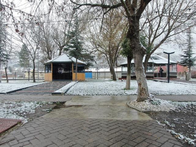 Eskişehir&rsquo;in İn&ouml;n&uuml; il&ccedil;esinde kışın ilk kar yağışı heyecanı 4