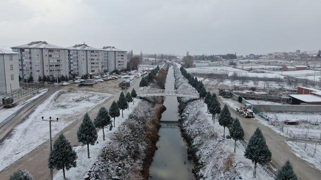 Eskişehir’in İnönü ilçesinde kışın ilk kar yağışı heyecanı