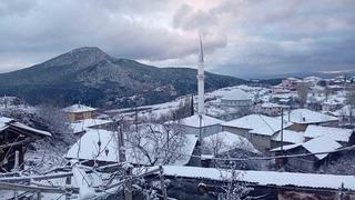 Osmaneli’nin yüksek kesimlerine mevsimin ilk karı yağdı