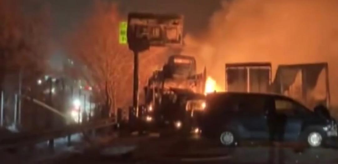 50 ara&ccedil; birbirine girdi! Ara&ccedil;lar cayır cayır yandı! 2