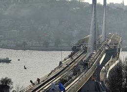 İlk metro geçiş köprüsü açılıyor