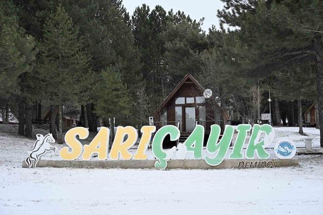 Manisa&rsquo;da y&uuml;ksek kesimlerde kar yağışı etkili oldu 1